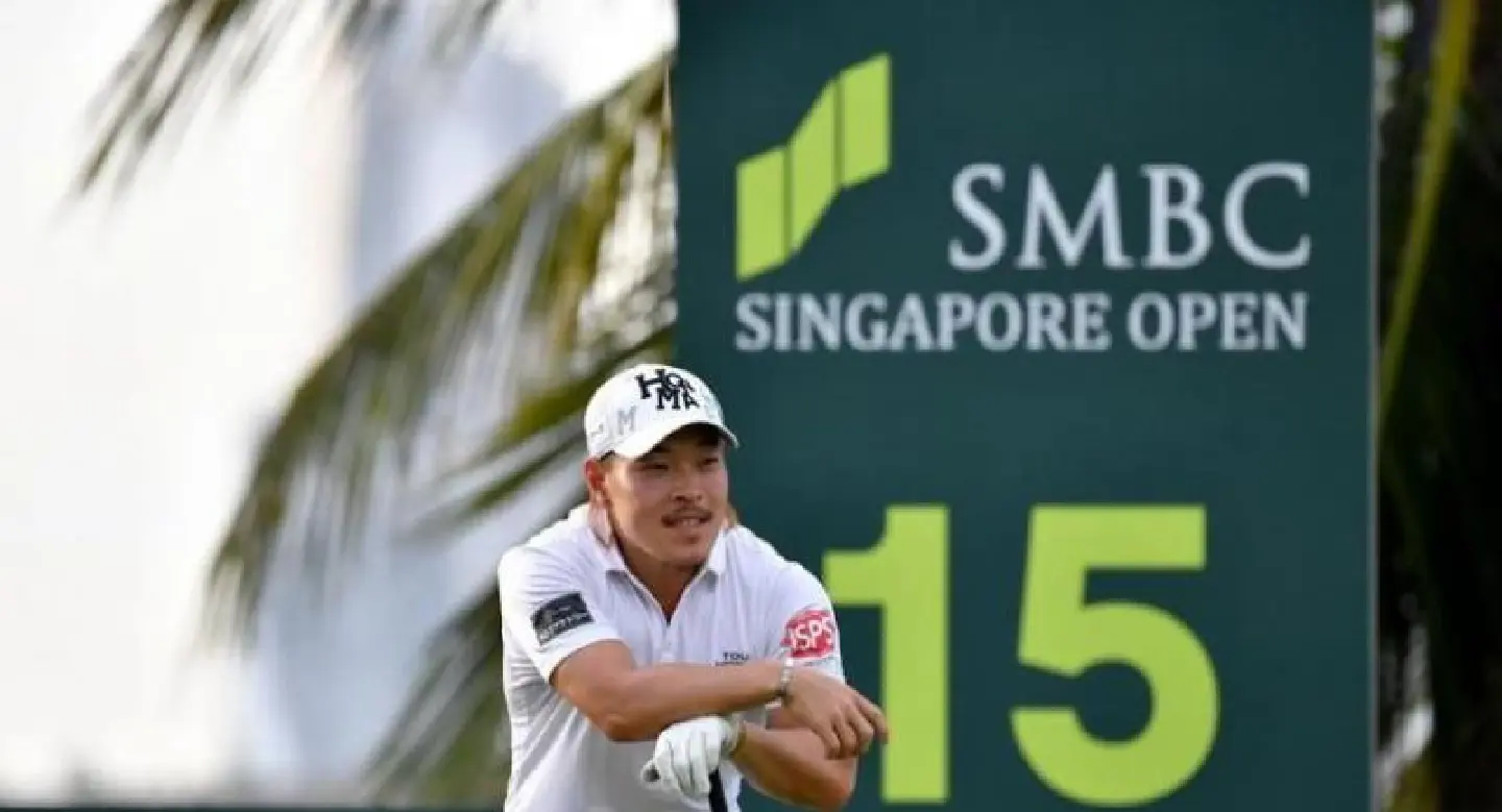 FUJIMOTO LEADS WITH JAZZ AND FITZPATRICK LURKING AT THE SMBC SINGAPORE OPEN FUJIMOTO LEADS WITH JAZZ AND FITZPATRICK LURKING AT THE SMBC SINGAPORE OPEN