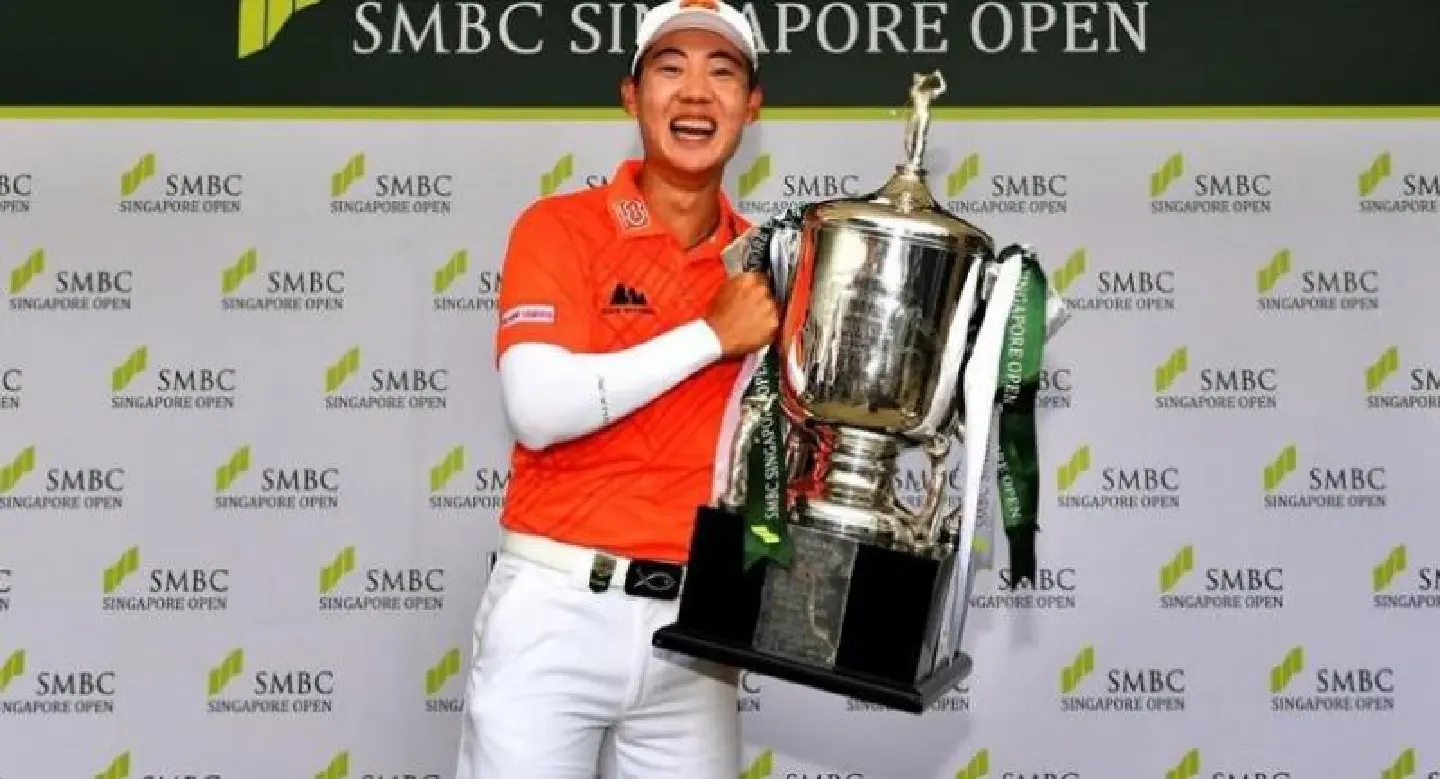 Jazz lifts up biggest career title in Singapore Open Jazz lifts up biggest career title in Singapore Open