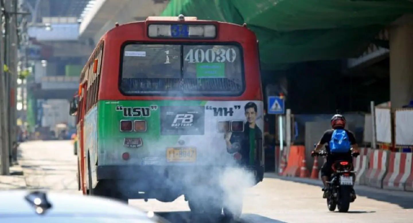 Get tough on diesel, vehicle numbers to tackle smog, experts urge Get tough on diesel, vehicle numbers to tackle smog, experts urge