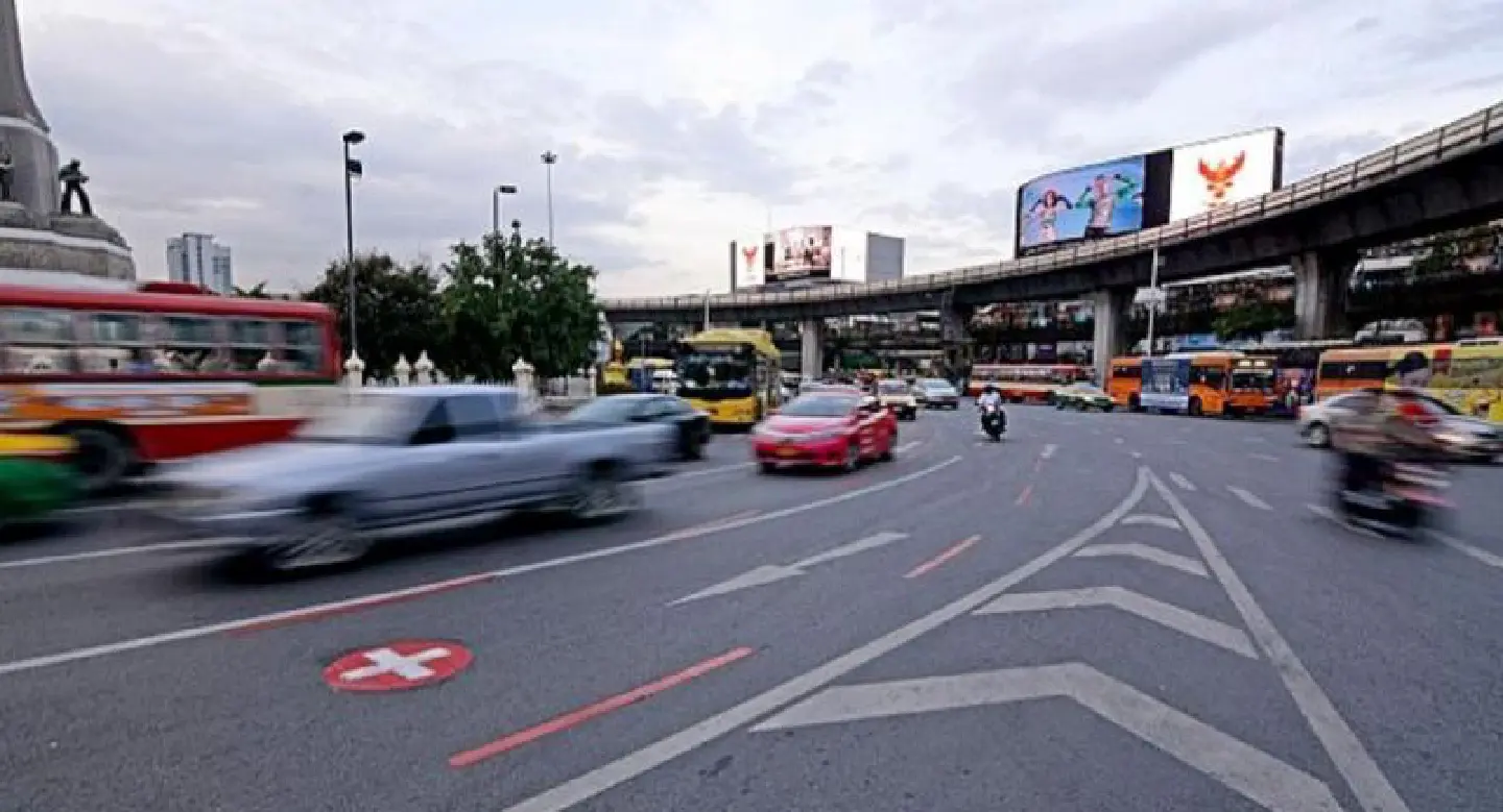 Five emergency lanes now in use in Bangkok