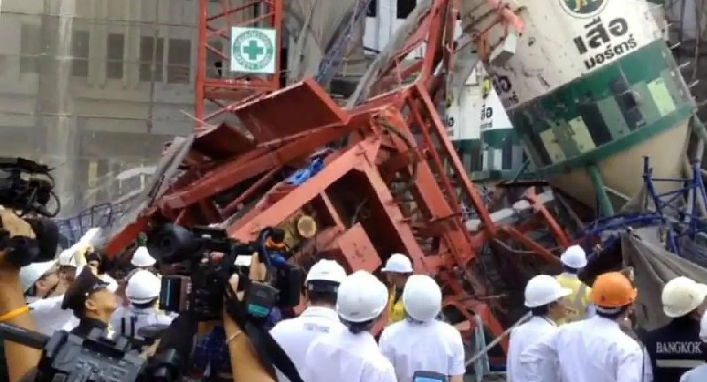 Engineers inspect deadly Bangkok crane collapse site