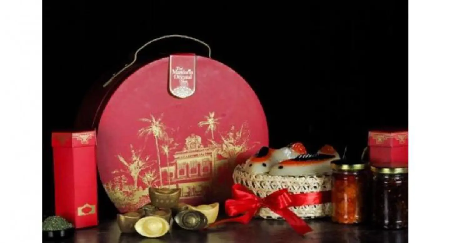 Welcoming the Year of the Pig with a hamper