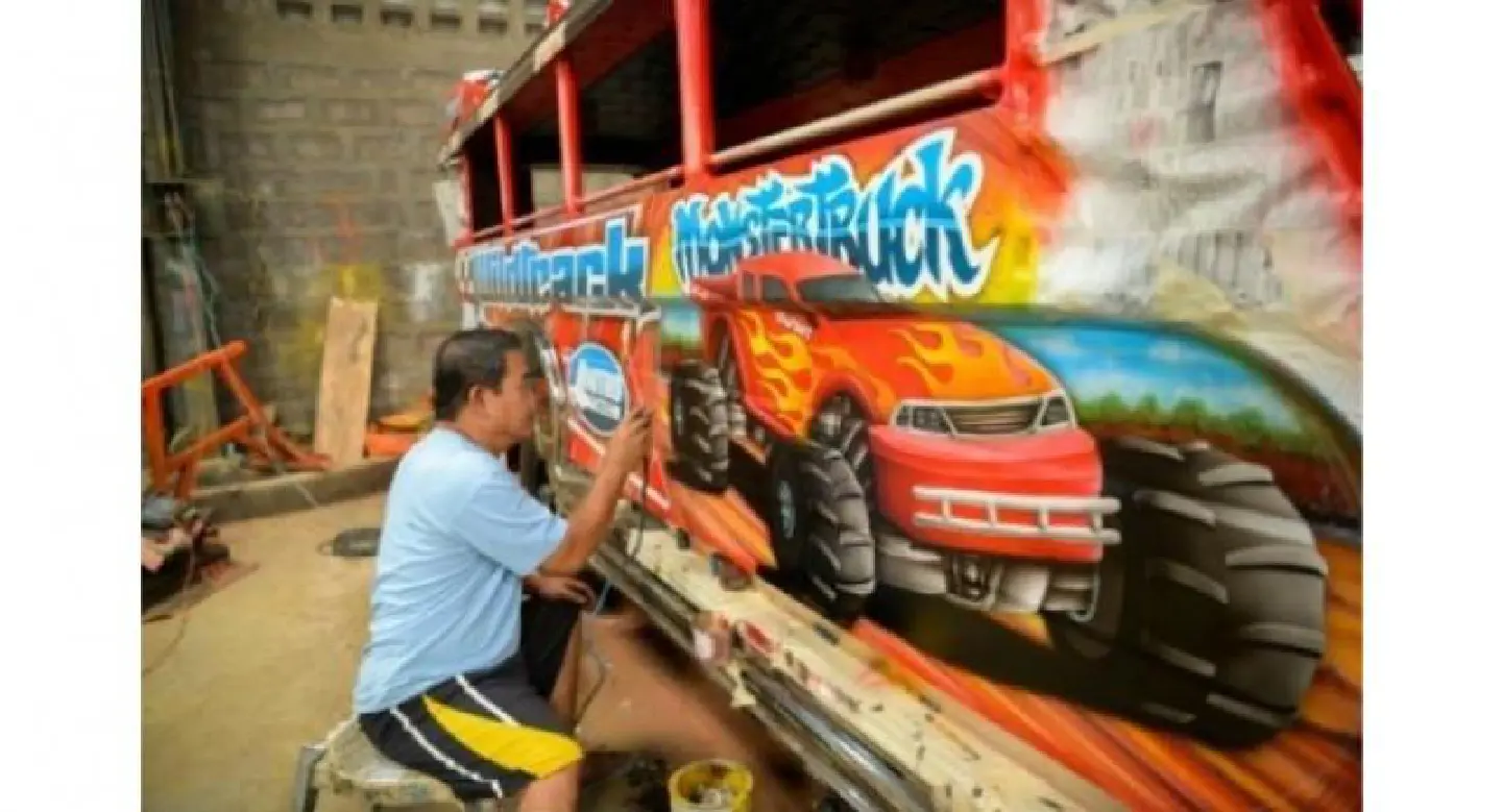 Philippine 'jeepney' artists stalked by extinction
