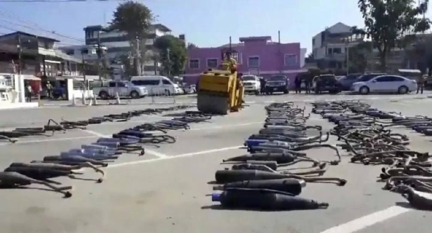 Loei police destroy 300 illegal exhaust pipes, 50 road racers’ motorbikes