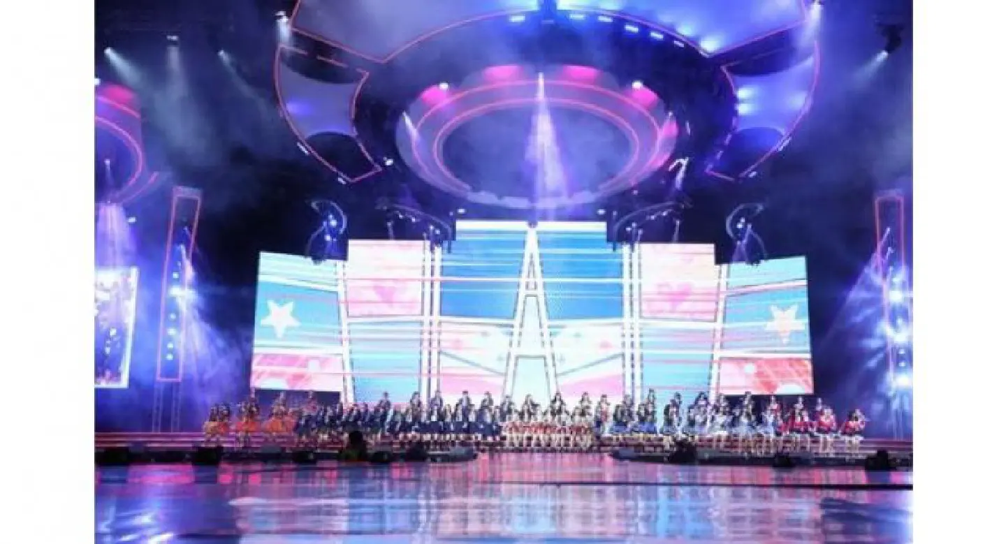 Pretty idols all in a row Pretty idols all in a row