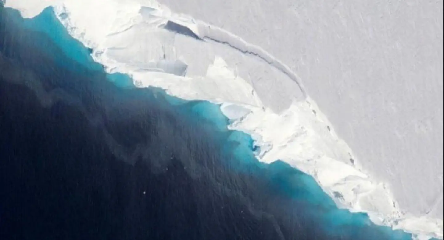 Huge Cavity in Antarctic Glacier Signals Rapid Decay Huge Cavity in Antarctic Glacier Signals Rapid Decay