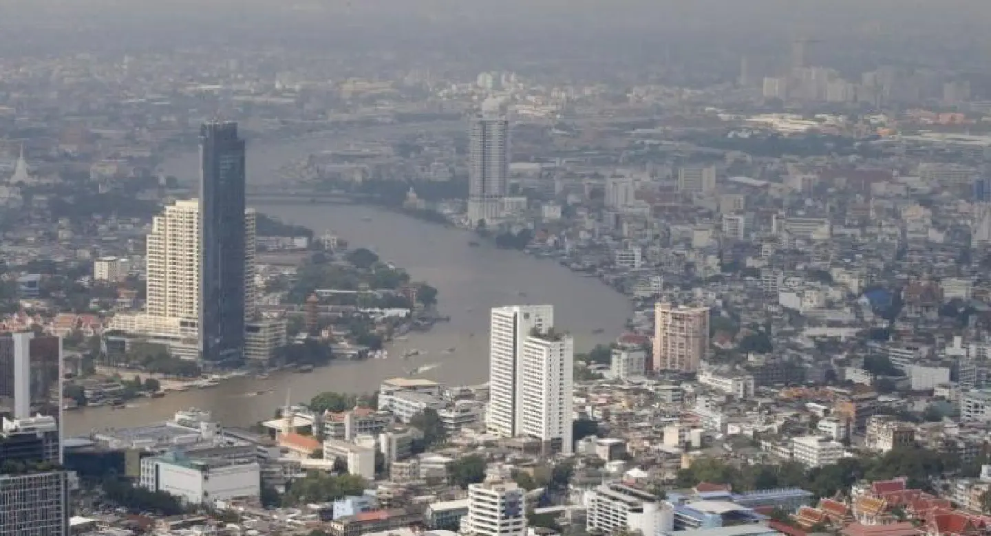 ‘Overshooting’ baht raises fears of sluggish growth