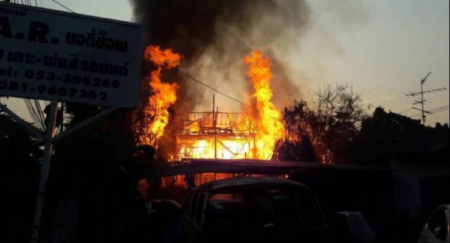 Elderly Chiang Mai woman leaps for her life as teak house blazes Elderly Chiang Mai woman leaps for her life as teak house blazes