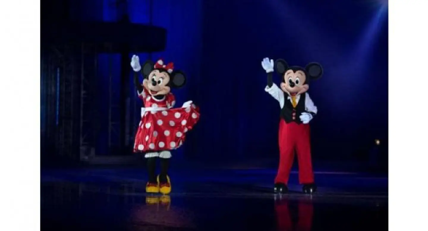 Mickey gets his skates on