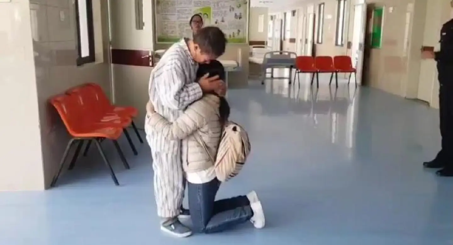 Woman flies to China to fetch mum, eight months after she went missing Woman flies to China to fetch mum, eight months after she went missing