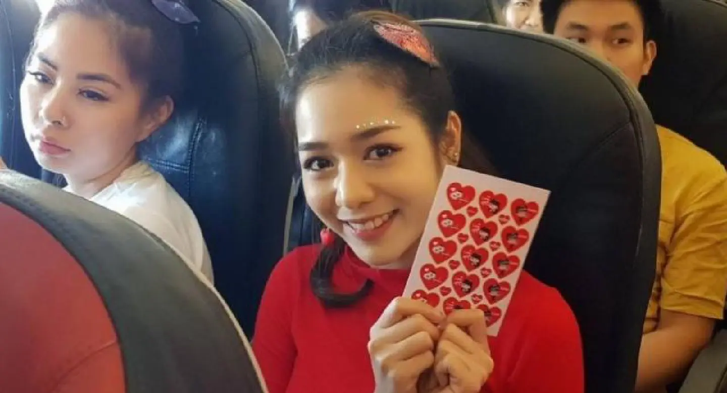 Thai Vietjet holds Valentine dance Thai Vietjet holds Valentine dance