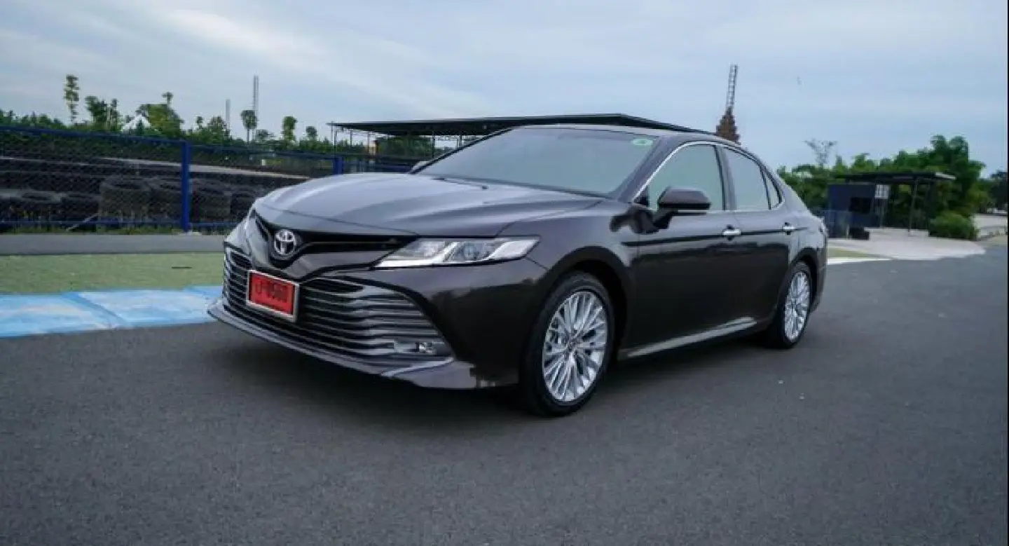 Camry Hybrid brings to mind Toyota’s Lexus Camry Hybrid brings to mind Toyota’s Lexus