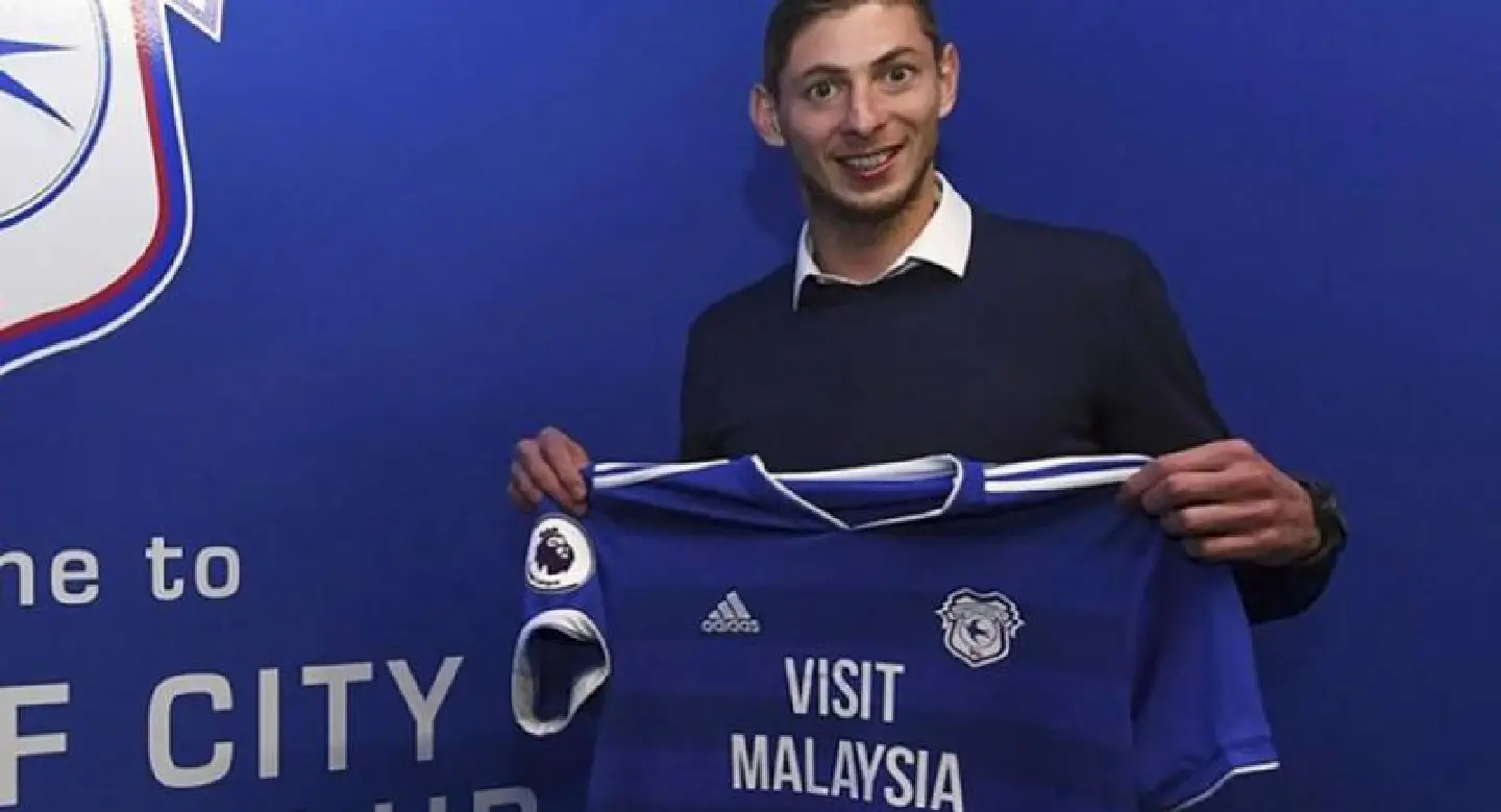 Tragic footballer Emiliano Sala's funeral takes place in Argentina Tragic footballer Emiliano Sala's funeral takes place in Argentina