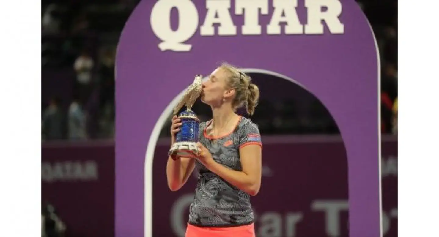 Mertens shrugs off back pain to beat Halep for Qatar Open title Mertens shrugs off back pain to beat Halep for Qatar Open title