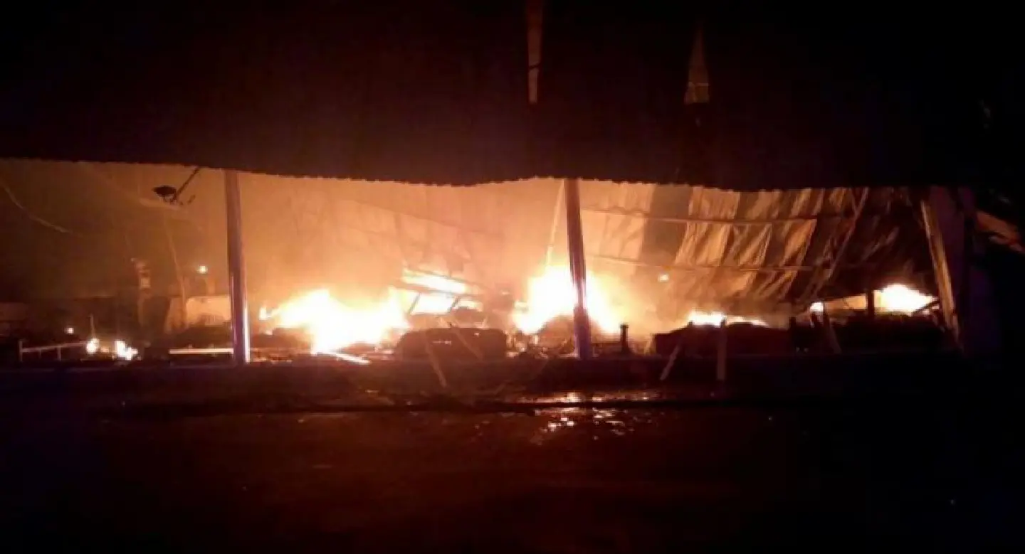 Drunk driver crashes into Songkhla furniture shop, causes fire Drunk driver crashes into Songkhla furniture shop, causes fire