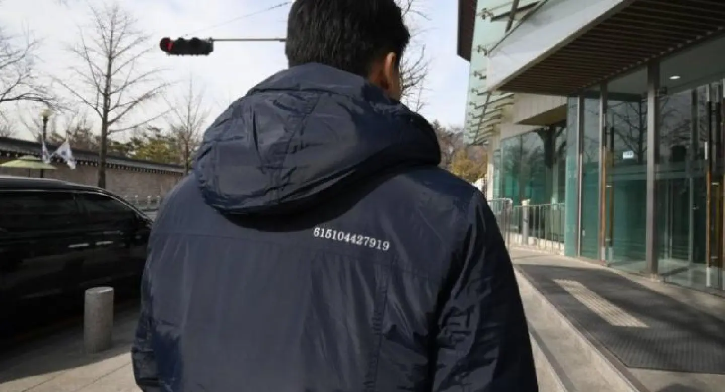 Fashion diplomacy: S. Korea officials don coats with message to Kim