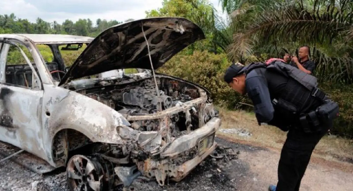 Bodies of 2 kidnapped policemen found in Narathiwat, 1 killed in Yala Bodies of 2 kidnapped policemen found in Narathiwat, 1 killed in Yala