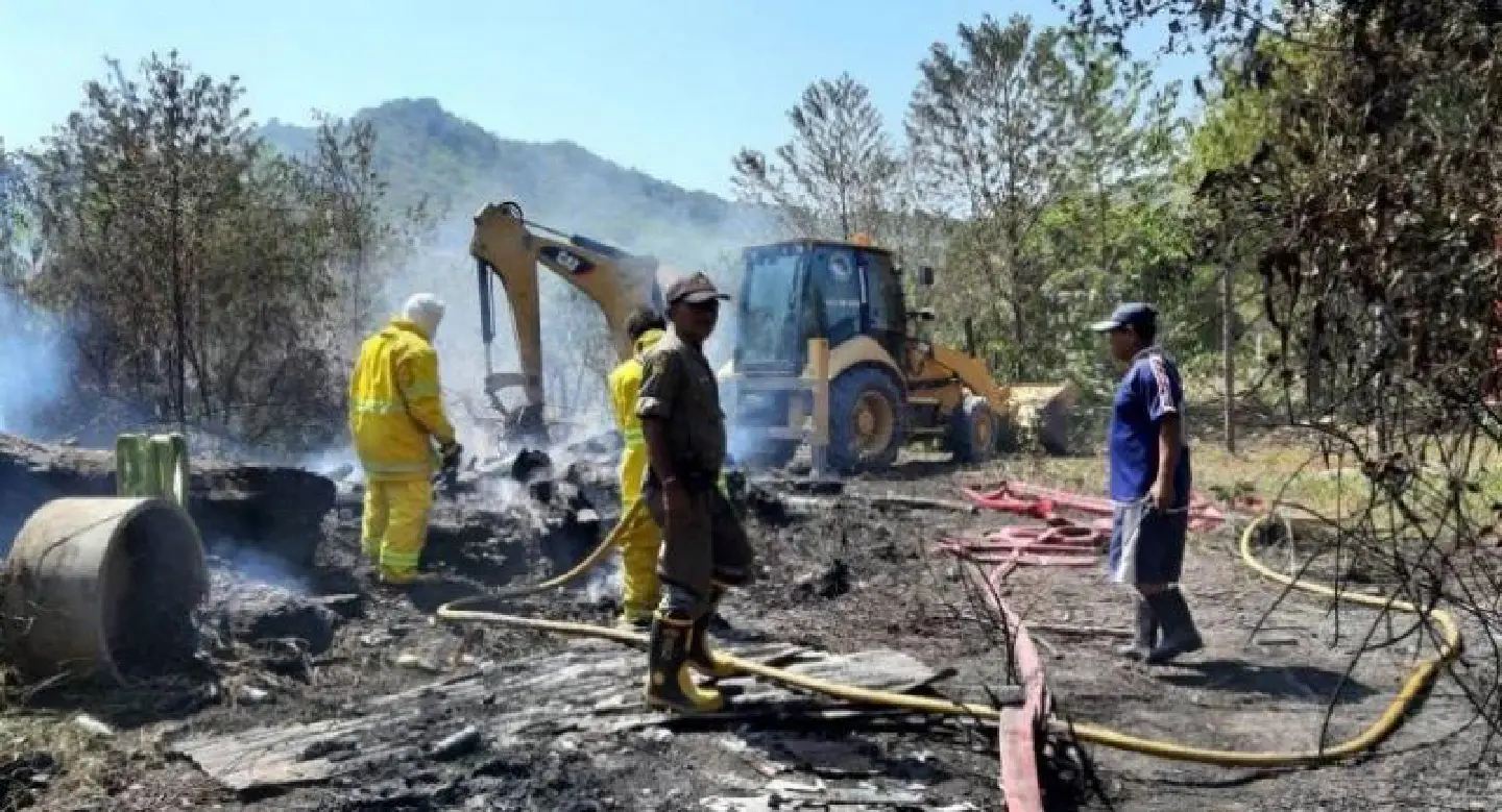 Grass fire destroys motorbikes in Phuket Grass fire destroys motorbikes in Phuket