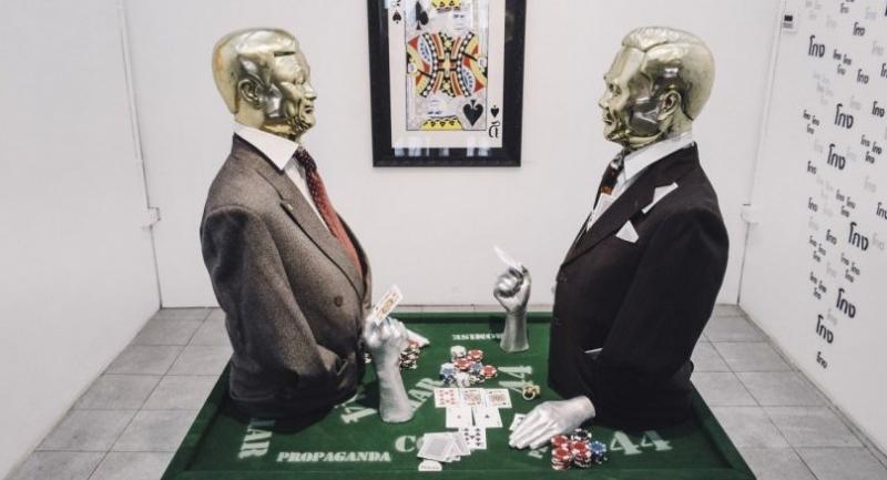  Prayut Chan-o-cha looks like heâs got an unbeatable hand in his poker showdown against Thaksin Shinawatra. Theyâre the stars of an art exhibition by Headache Stencil, whose real name is best left unmentioned.  Photo courtesy of WTF Gallery
