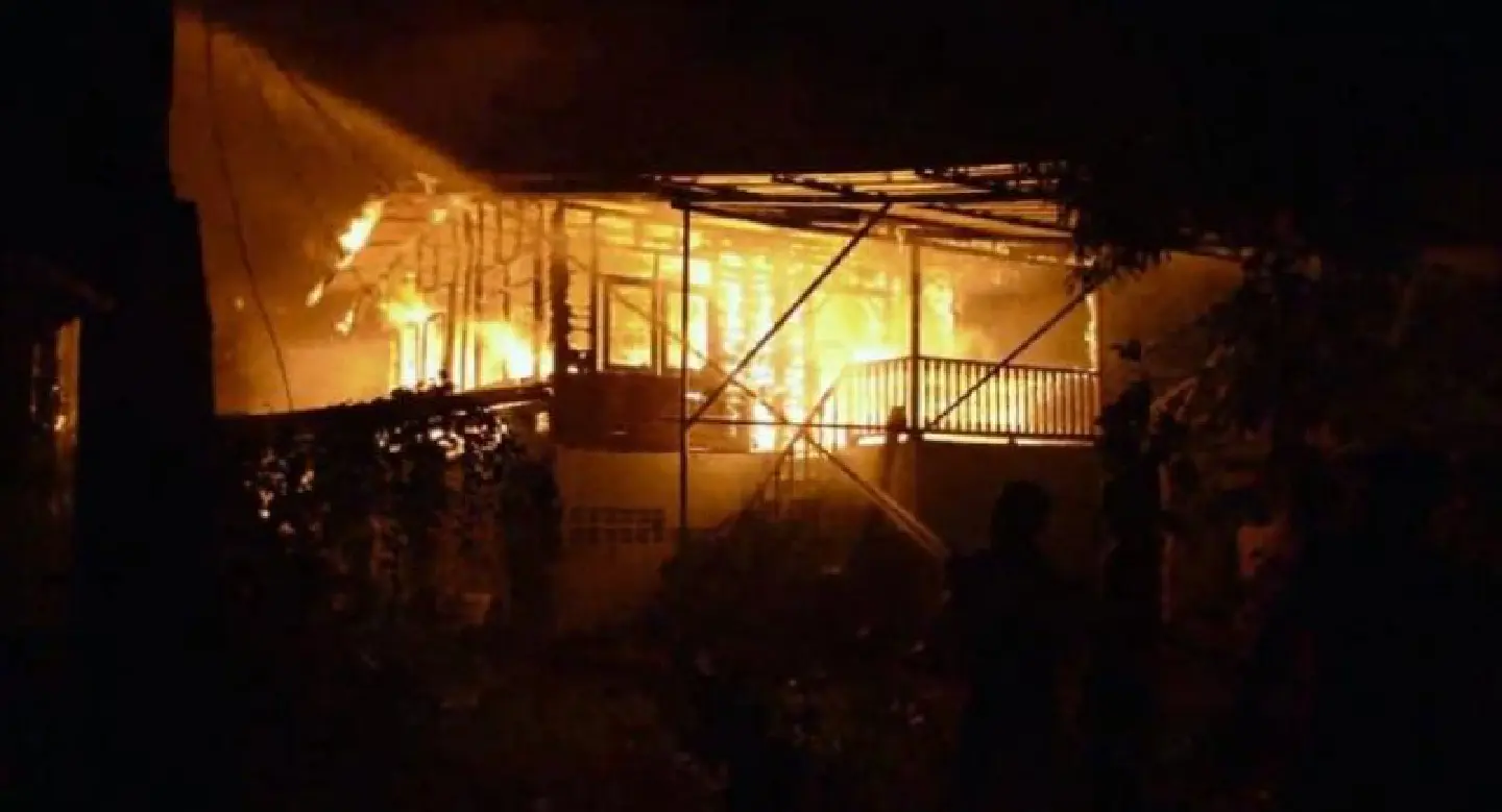 Mentally ill man sets four houses on fire Mentally ill man sets four houses on fire