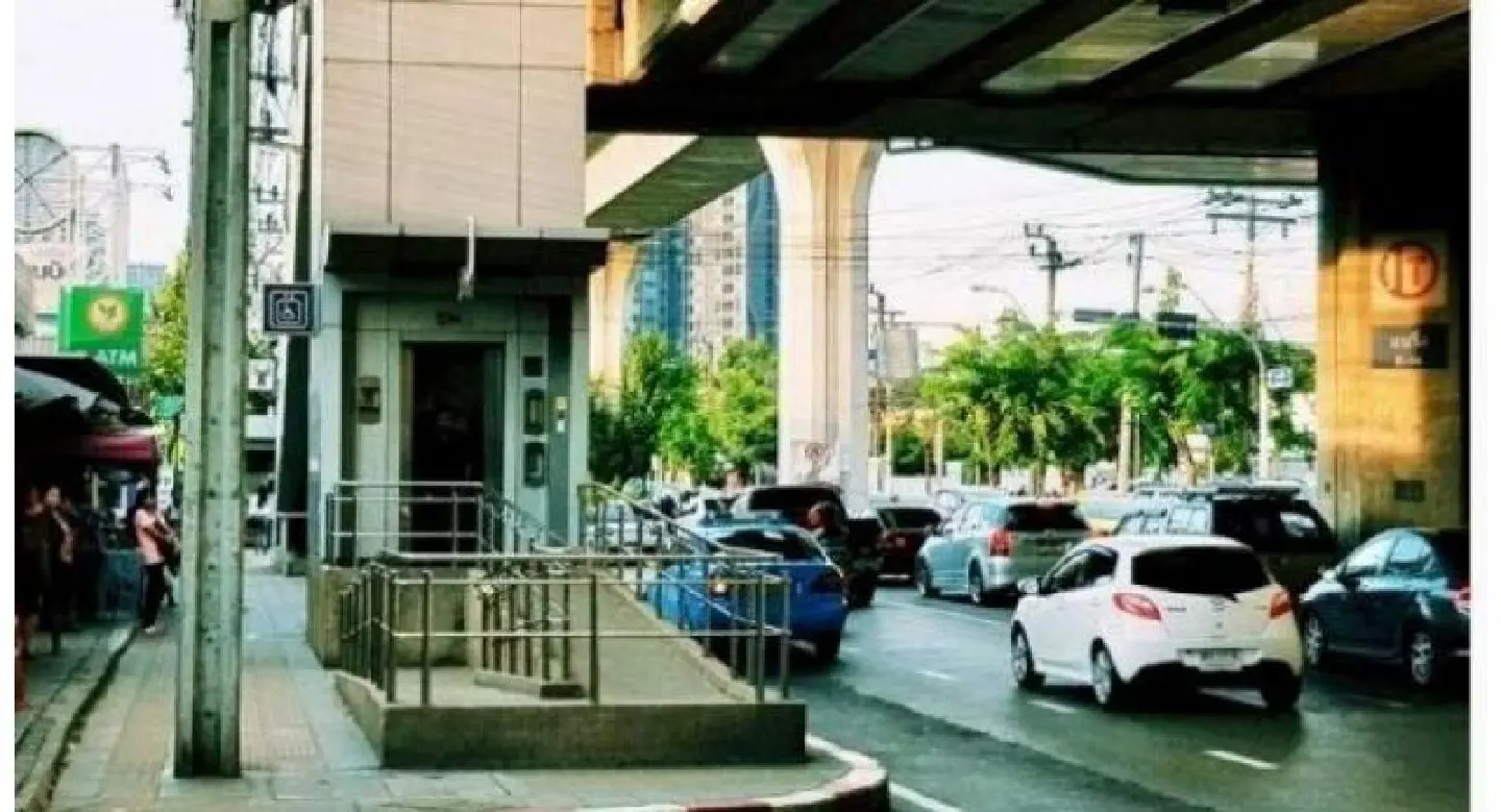 Court dismisses suits against BMA for  not installing elevators at 23 BTS stations