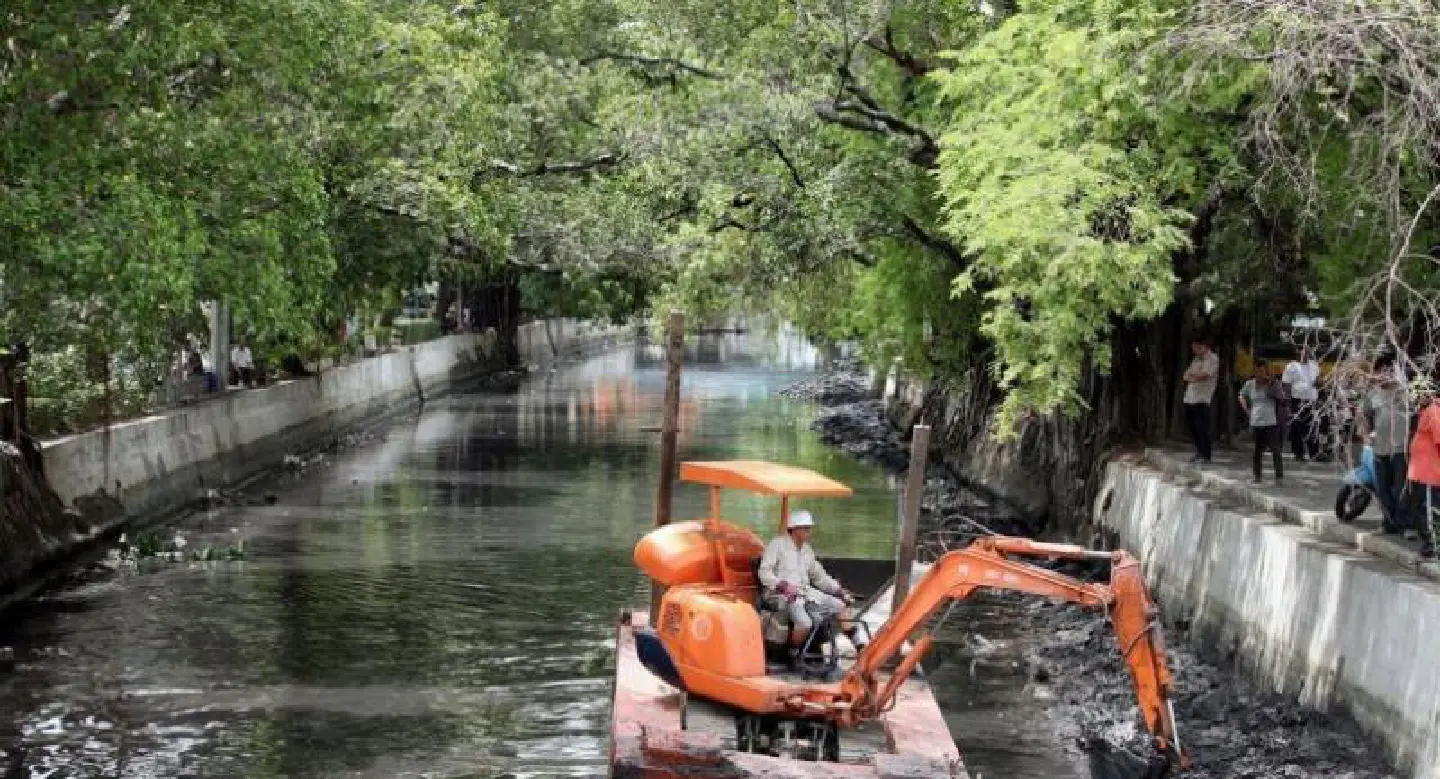 Defence Ministry agrees not to fell big trees along Klong Lod Defence Ministry agrees not to fell big trees along Klong Lod