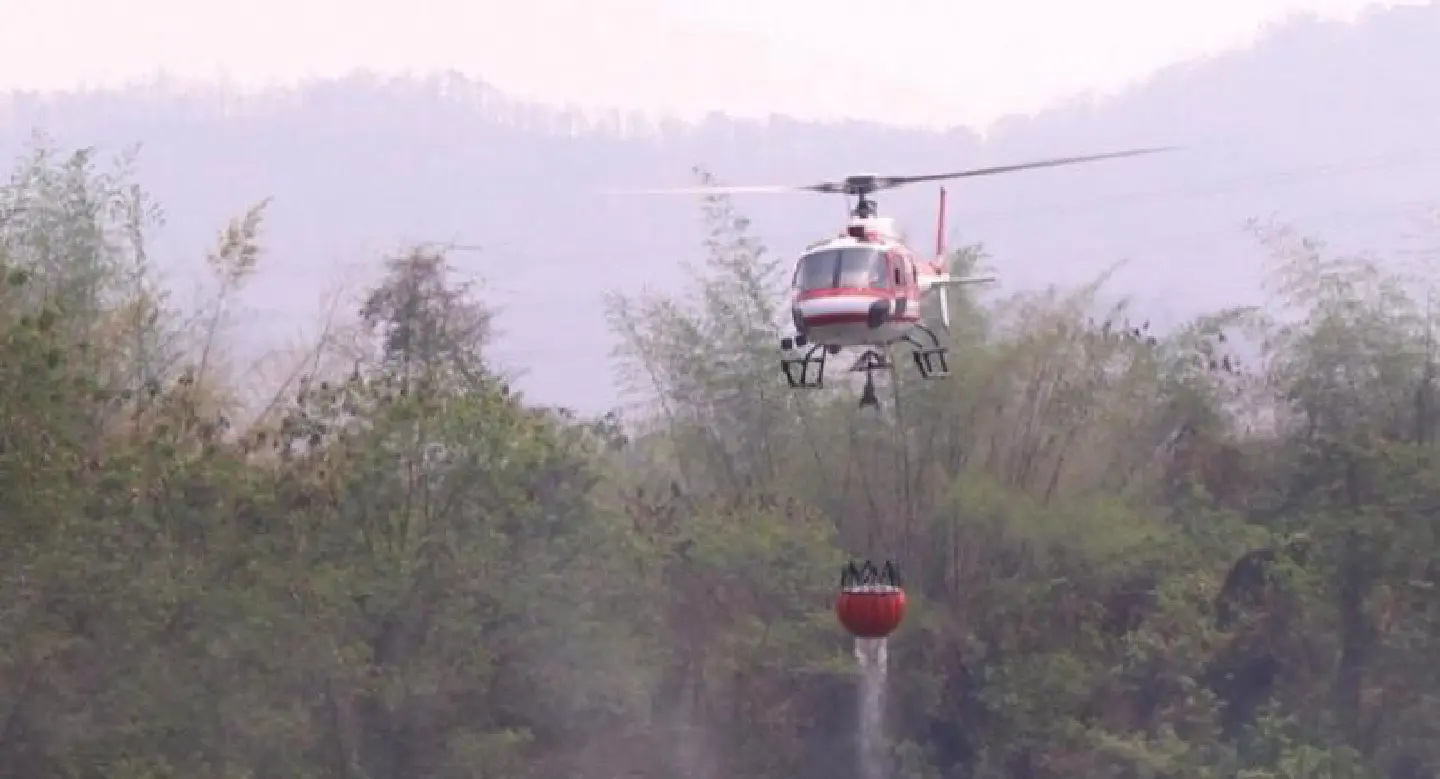 Multiple fires speed through Lampang’s mountains Multiple fires speed through Lampang’s mountains