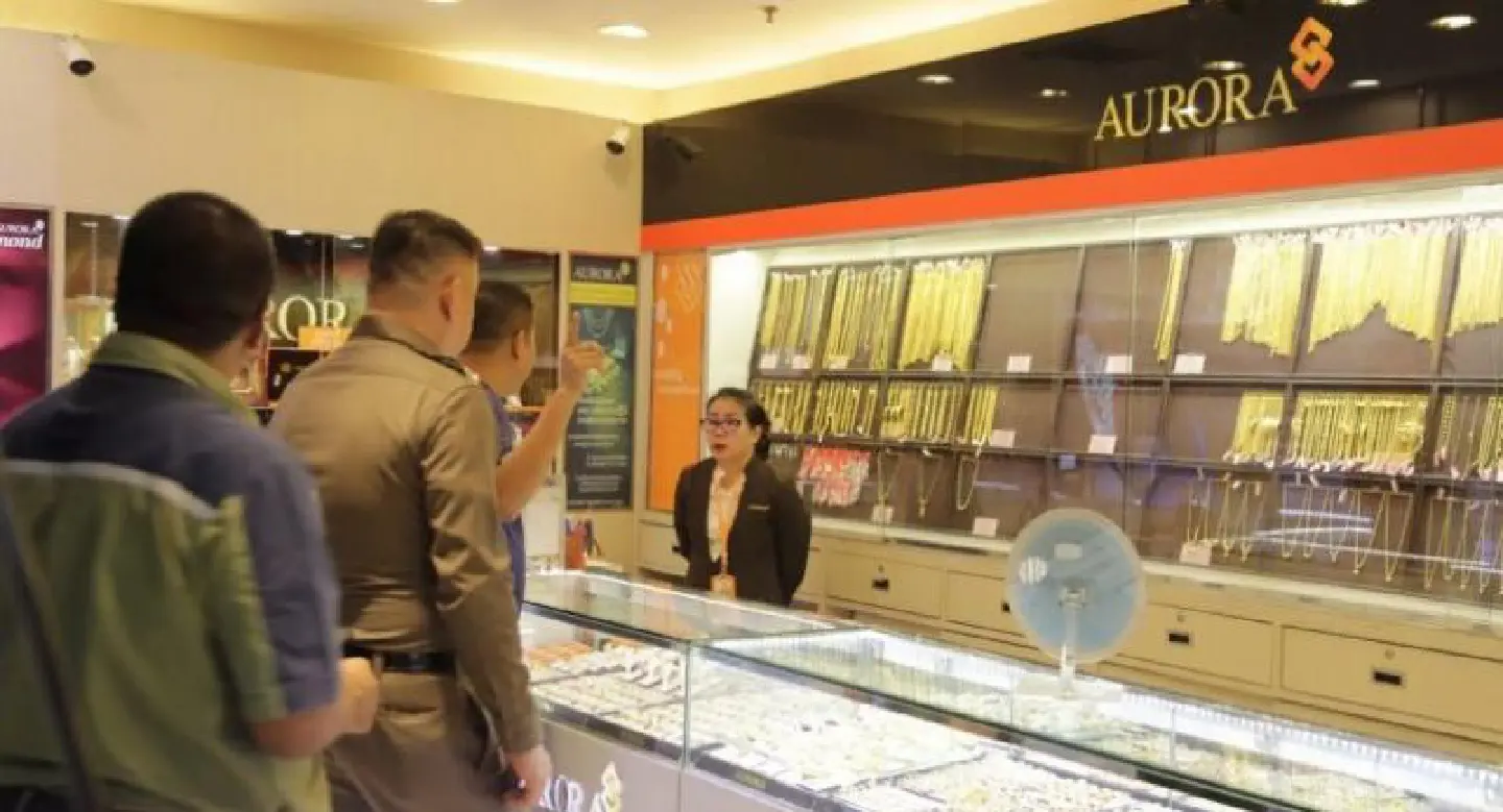 Bangkok gold shop heist gives thief Bt3m payday