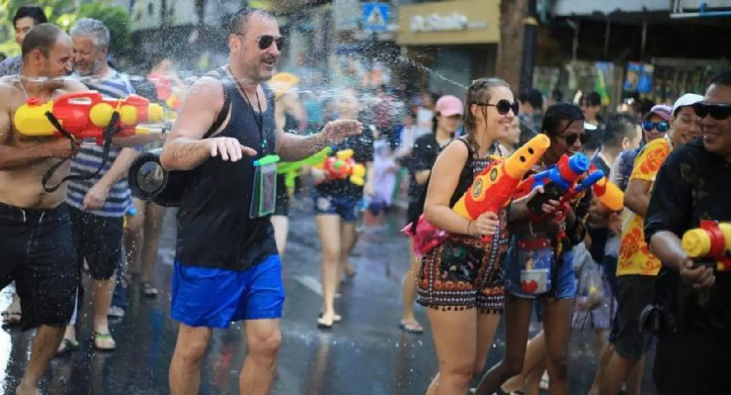Ban being considered on sale of alcohol on Thai New Year's day