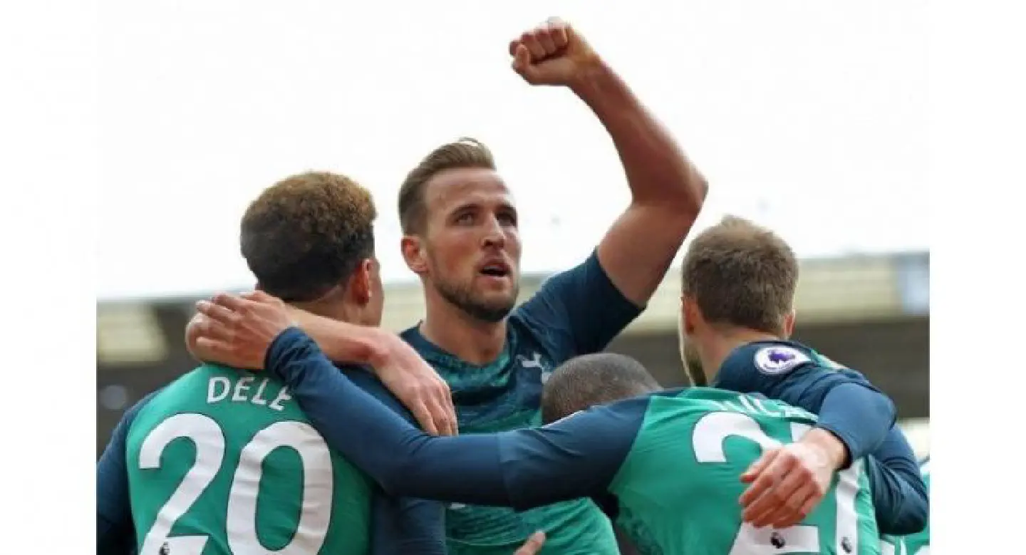 Spurs slump offers chasing Arsenal, Man Utd, Chelsea Champions League hope Spurs slump offers chasing Arsenal, Man Utd, Chelsea Champions League hope