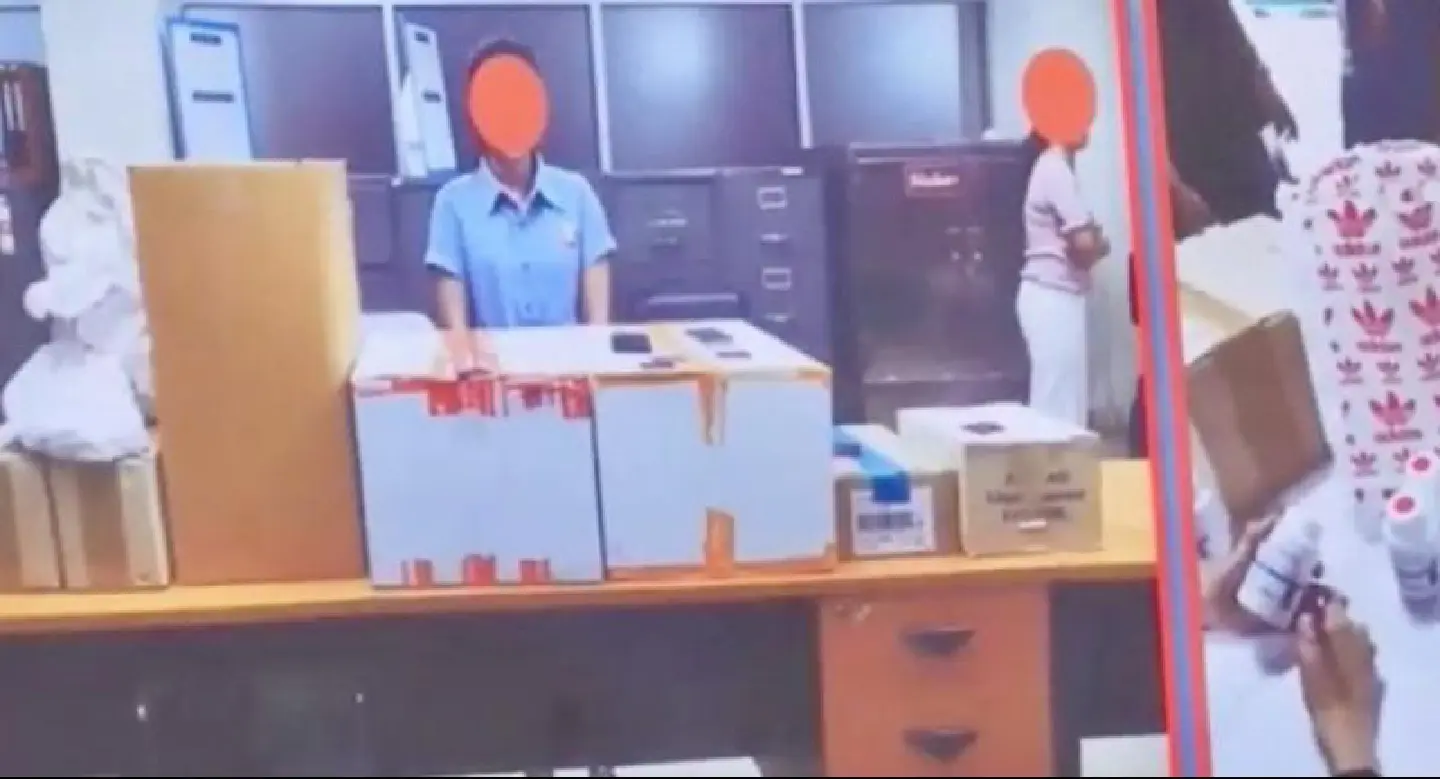 Two doctors face charges over illegal drug sales