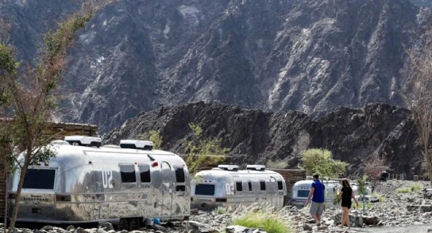 ‘Glamping’ in the desert ‘Glamping’ in the desert