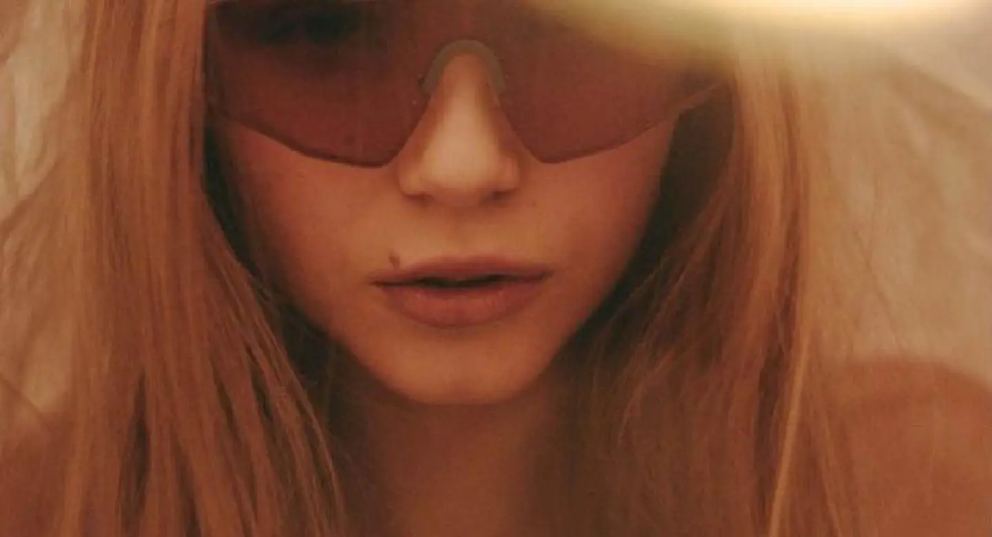Look like a movie star Look like a movie star