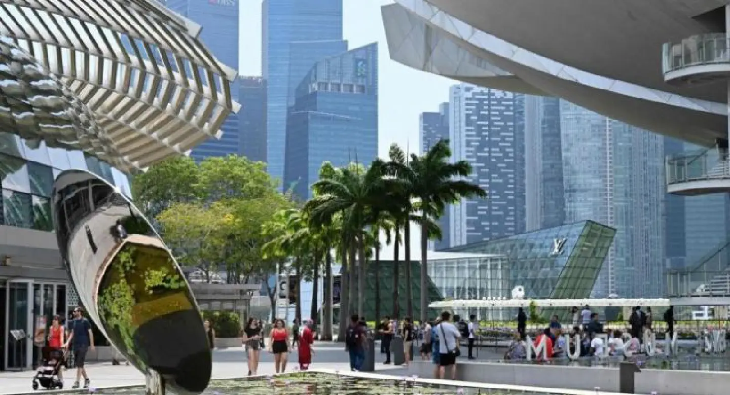 Paris ties Singapore, Hong Kong as world's priciest cities Paris ties Singapore, Hong Kong as world's priciest cities