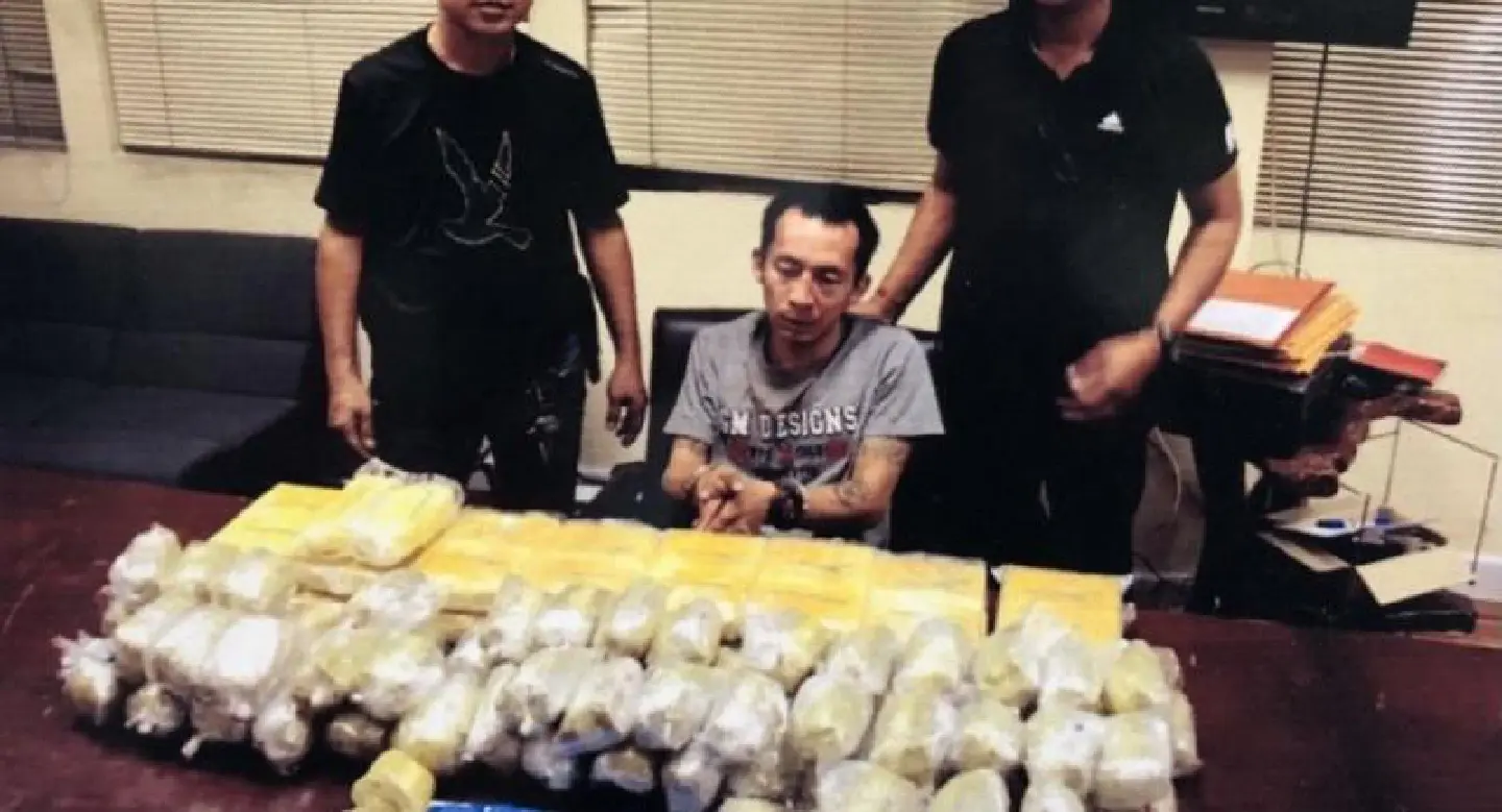 Two arrested with 240,000 meth pills following car accident Two arrested with 240,000 meth pills following car accident