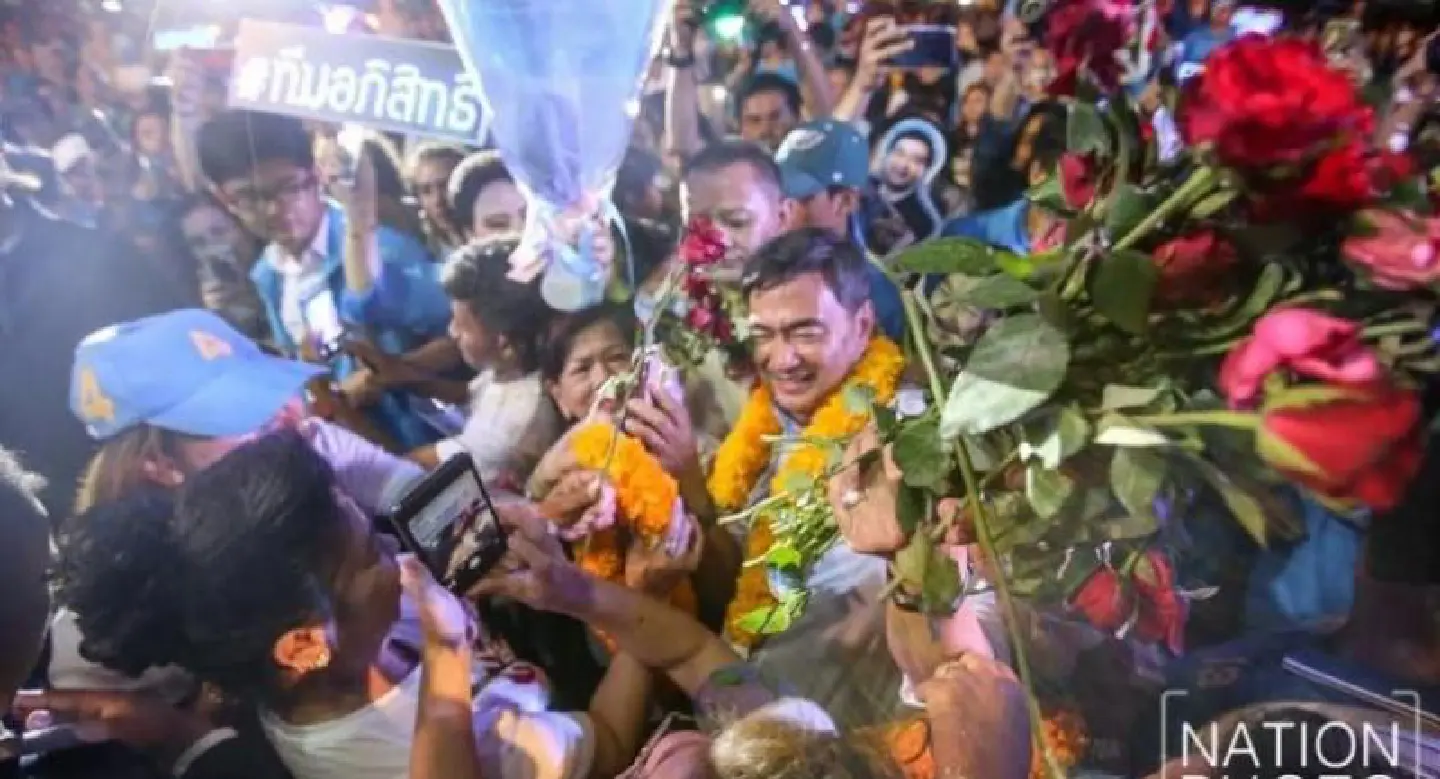 Abhisit urges voters to opt for democracy with ‘integrity’