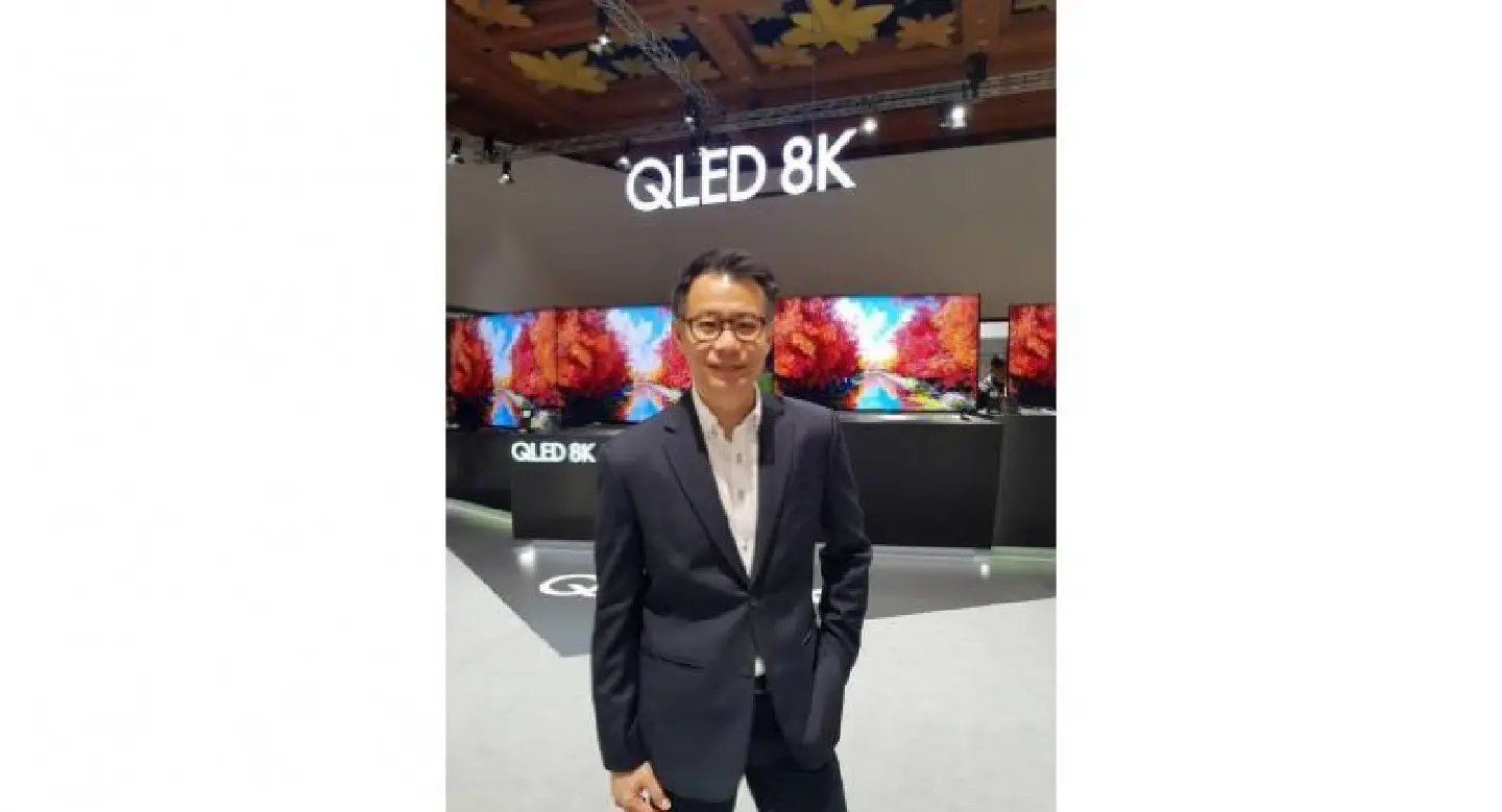 Samsung goes up-market Samsung goes up-market