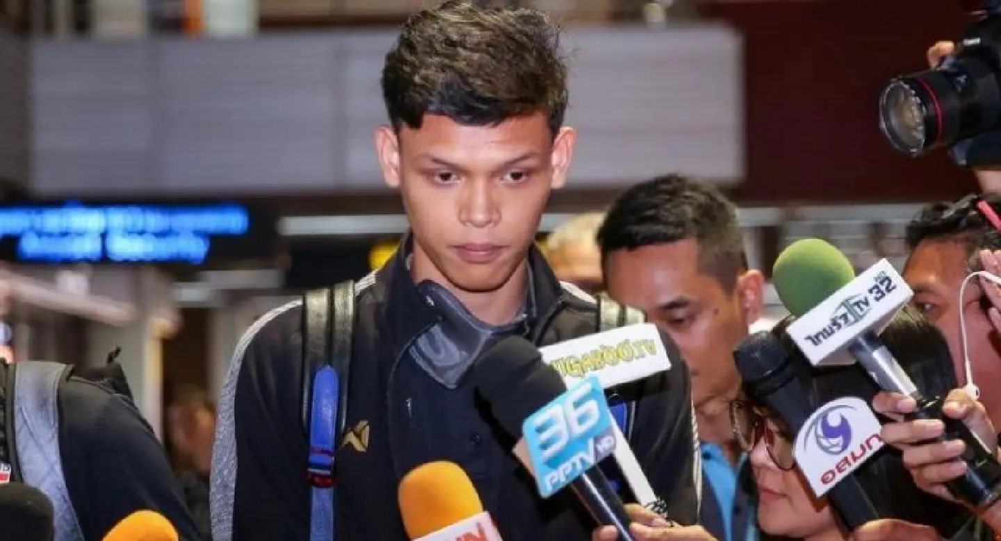 Supachai left red-faced by red card