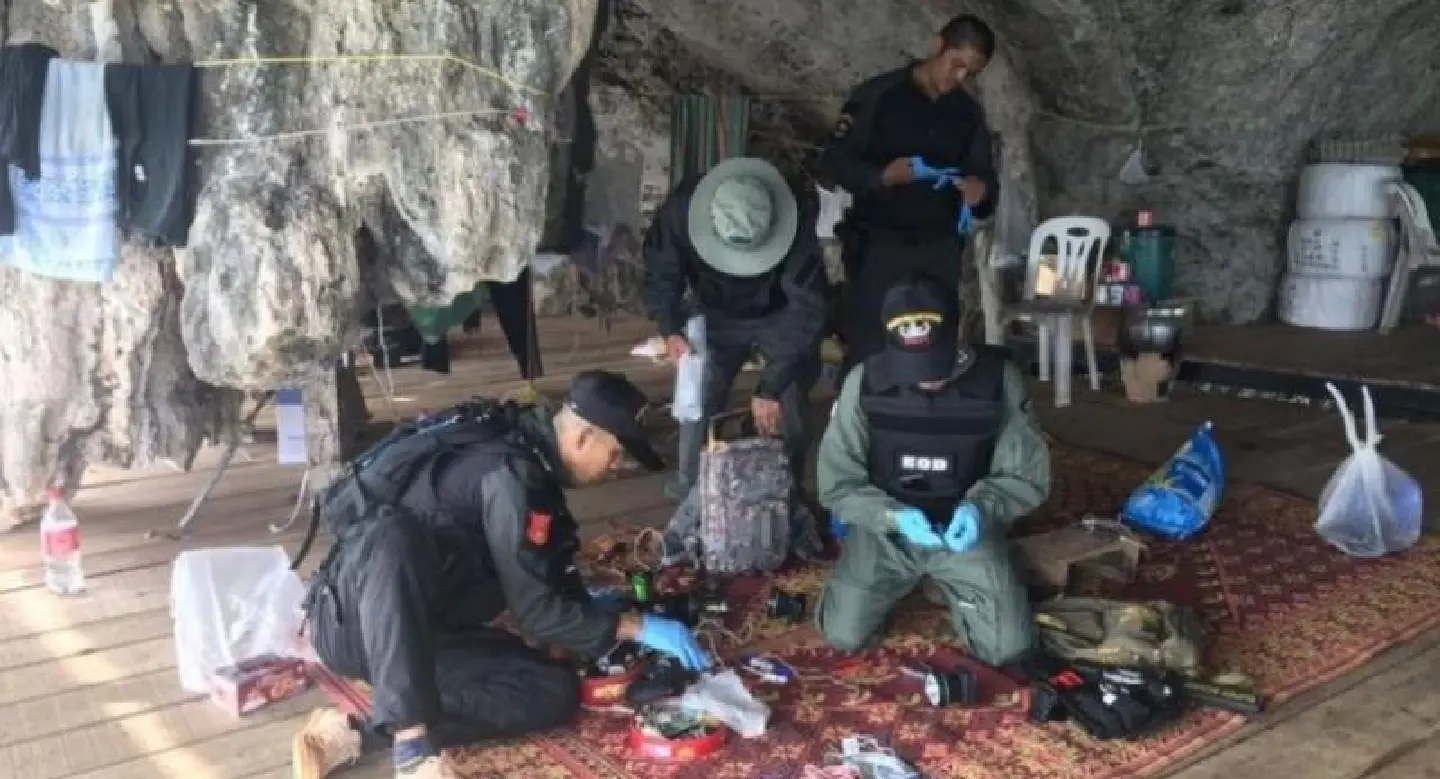 Police find bomb-making kit on Krabi island in bird's nest concession area Police find bomb-making kit on Krabi island in bird's nest concession area