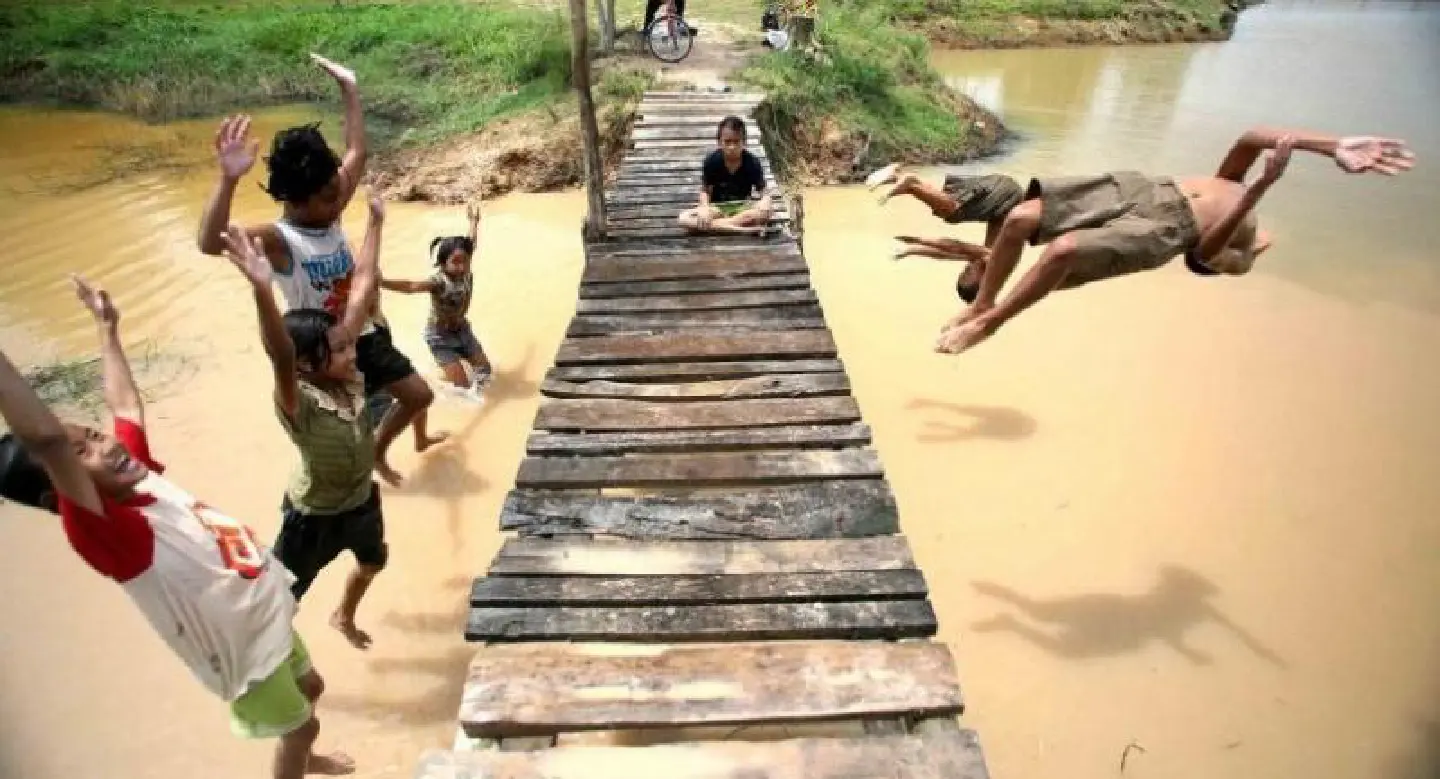 More Thai kids can swim, but ‘too many’ still drowning More Thai kids can swim, but ‘too many’ still drowning