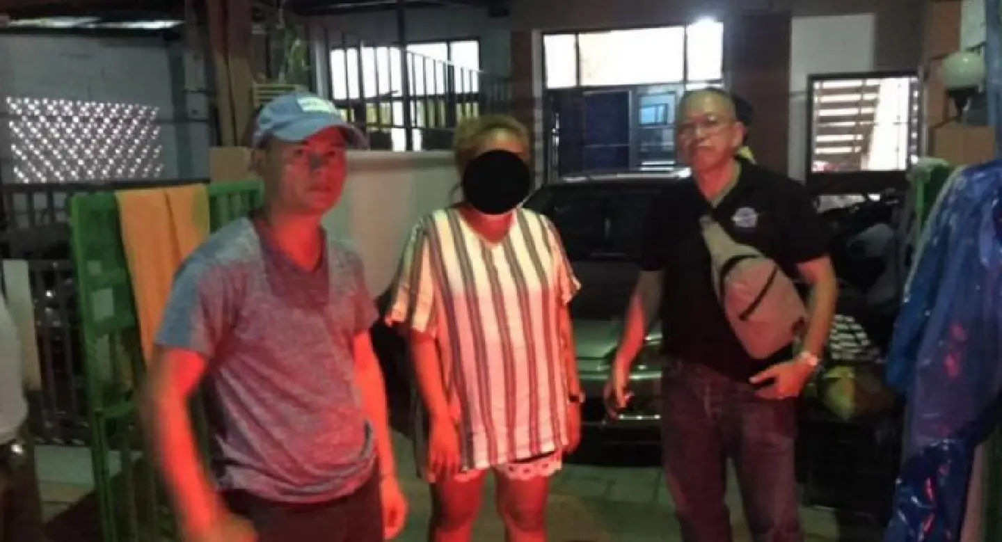 Woman arrested for alleged credit-card scam Woman arrested for alleged credit-card scam