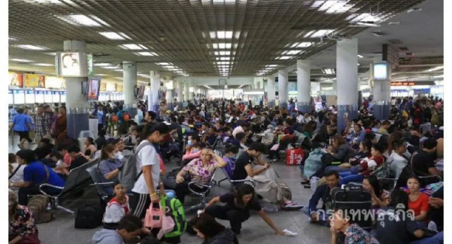 About 200,000 Expected to Take Bus Rides out of Bangkok a Day during Songkran