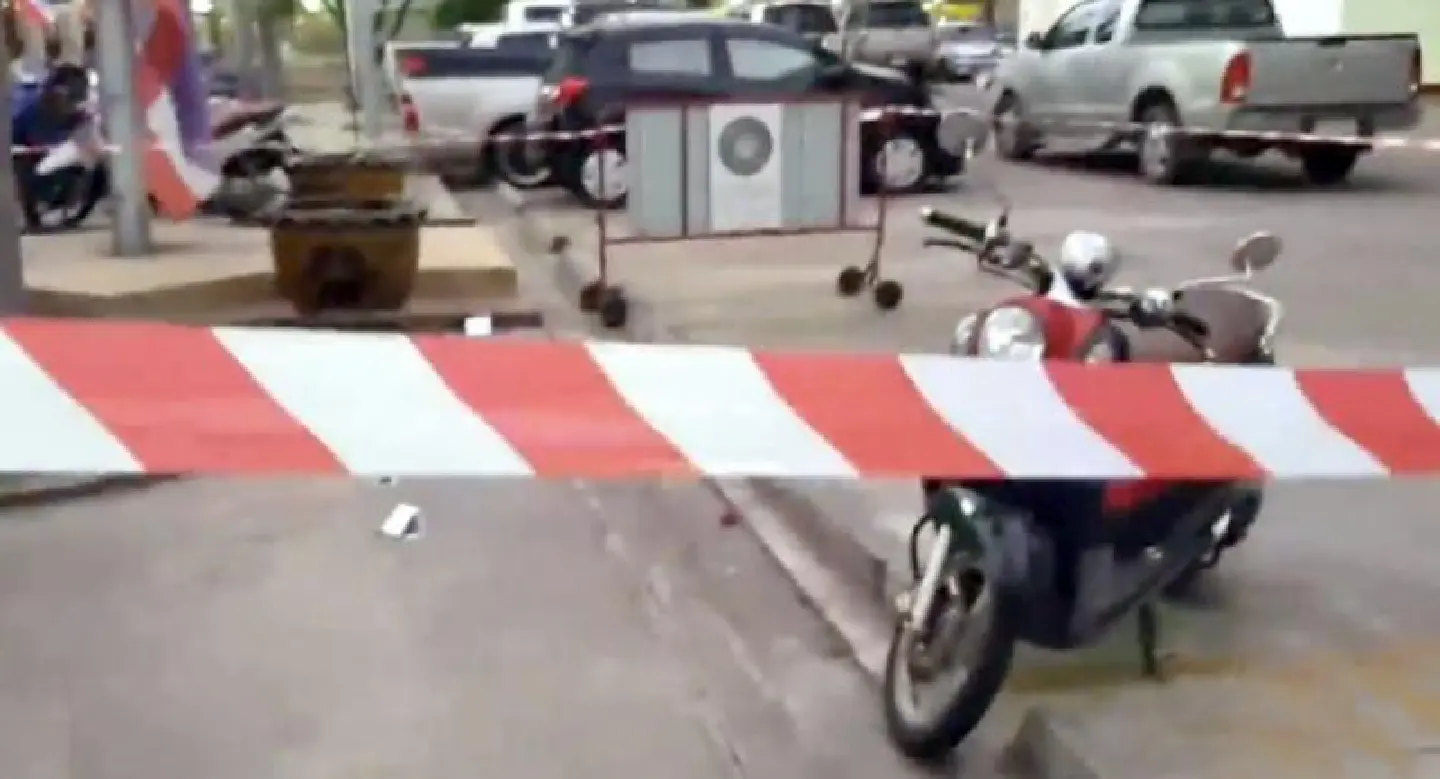 Worker shot dead in front of Samut Sakhon police station Worker shot dead in front of Samut Sakhon police station