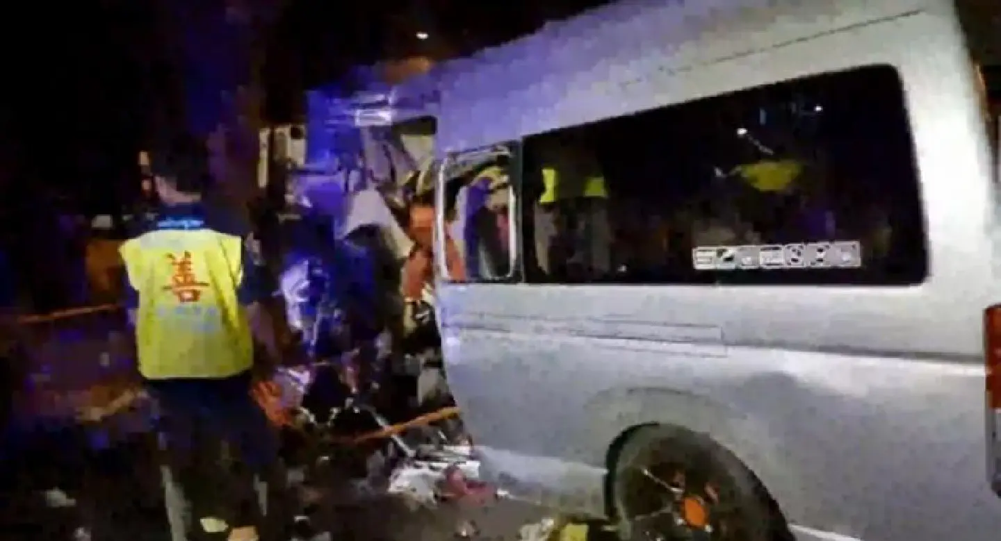Four teachers killed, nine injured in Narathiwat van crash Four teachers killed, nine injured in Narathiwat van crash