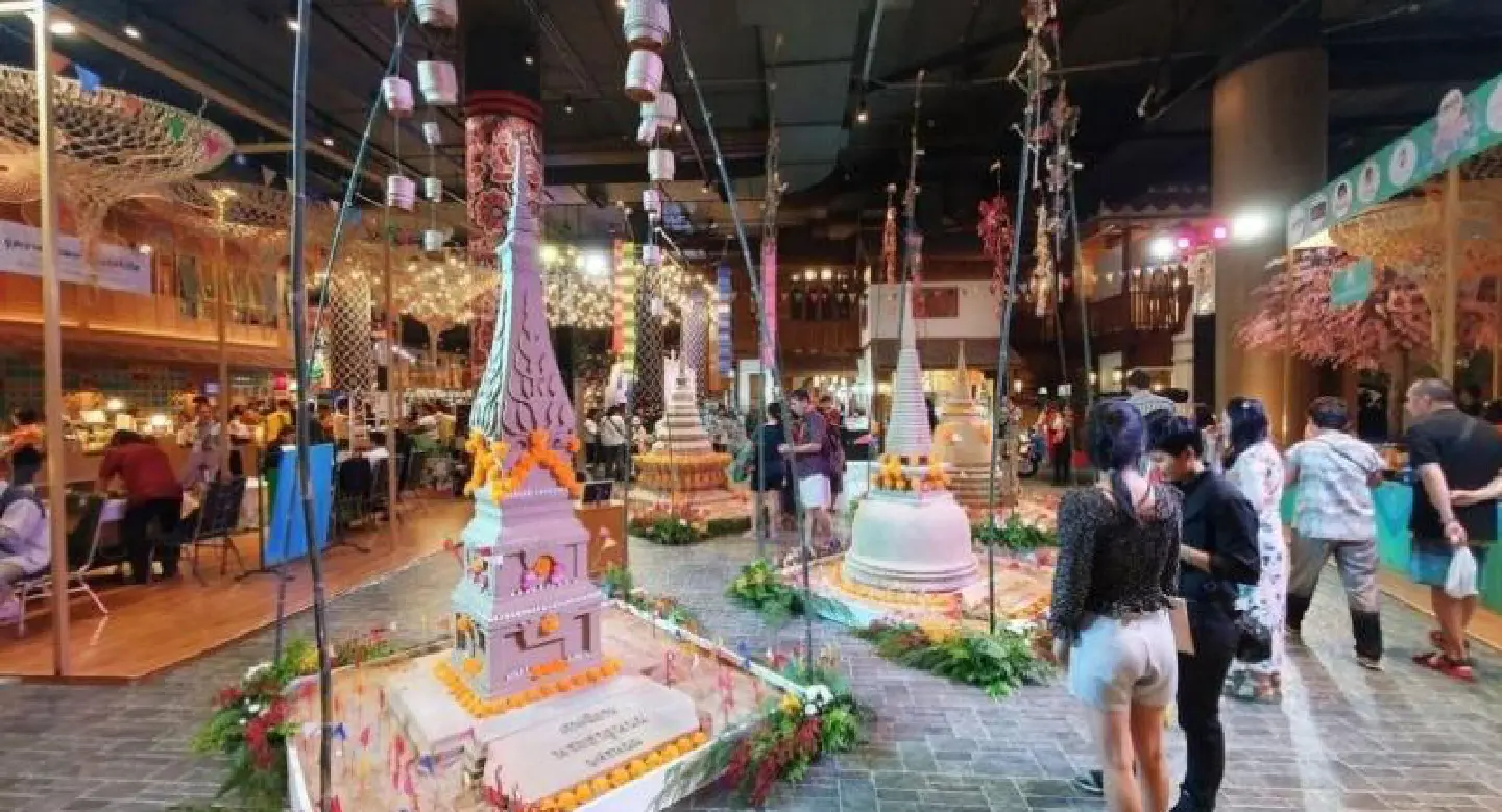 Songkran gets traditional at Iconsiam