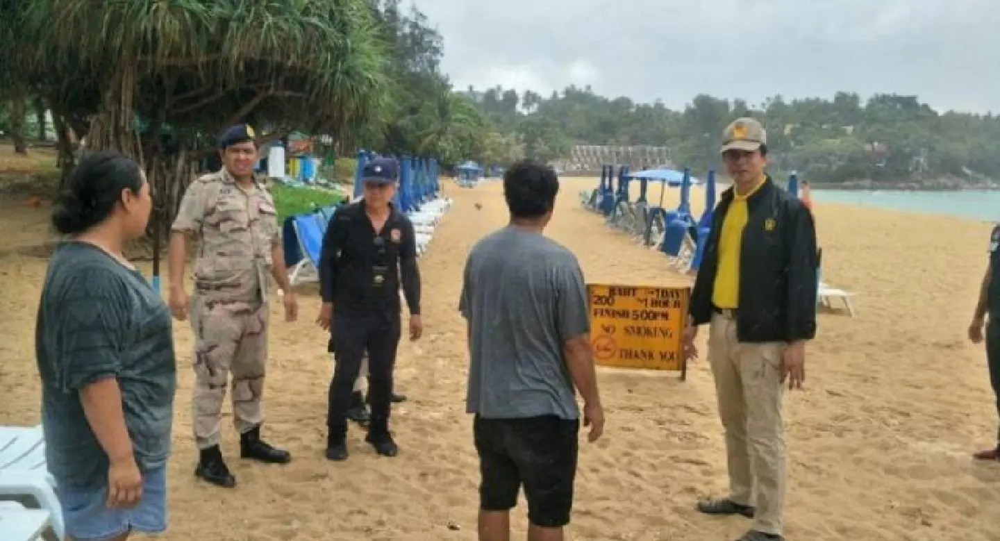 Phuket officers inspect sun lounger complaint