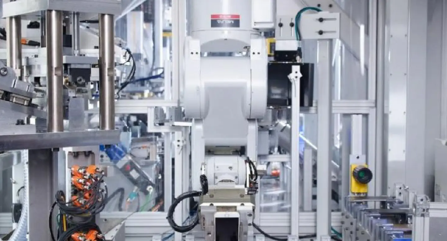 Apple expands recycling effort under watch of Daisy the robot Apple expands recycling effort under watch of Daisy the robot