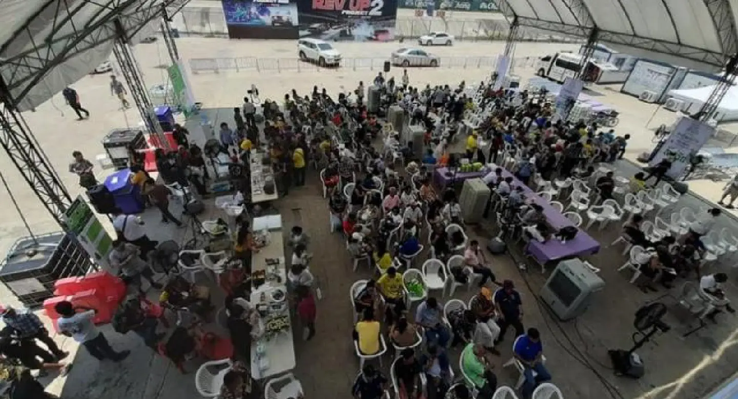 People flock to marijuana fair in Buri Ram People flock to marijuana fair in Buri Ram