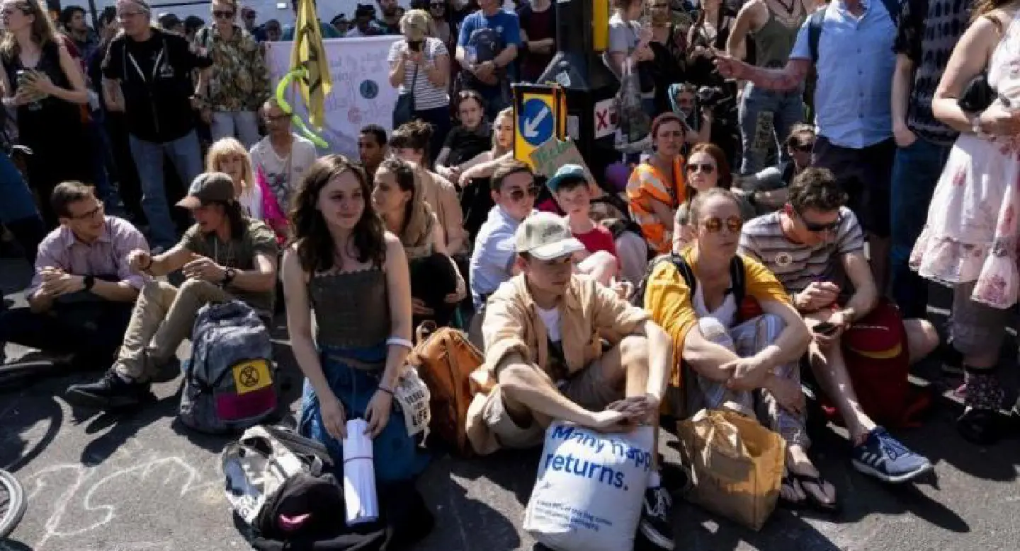 London climate protest arrests top 700 London climate protest arrests top 700