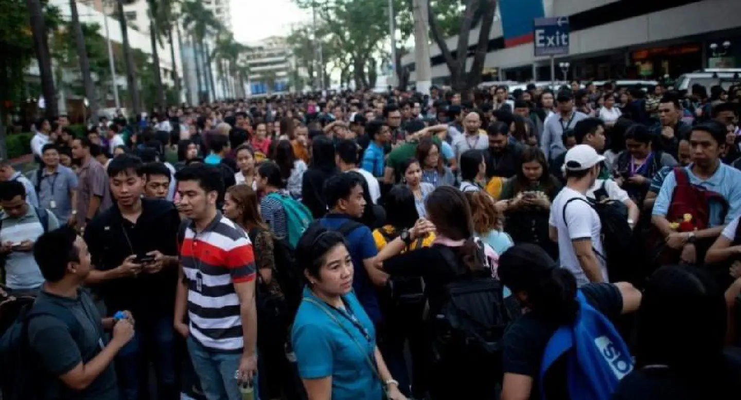 Five dead as buildings collapse in Philippine quake: official